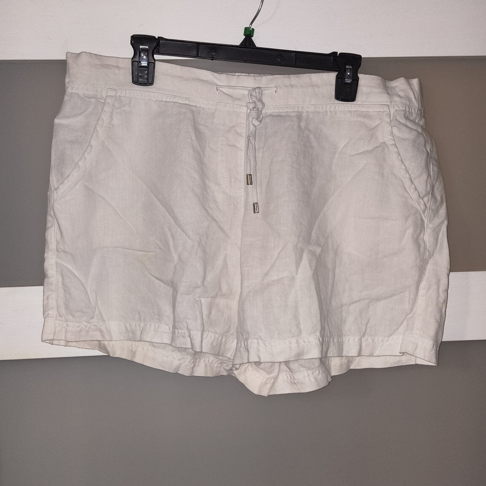 Tommy Bahama Cream Women's Shorts